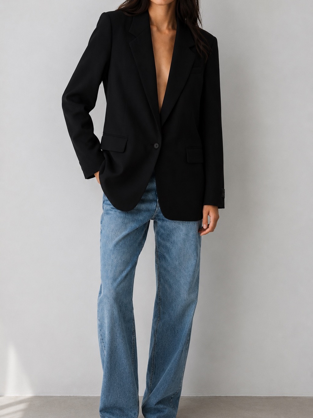 Aritzia Black signature crepette Single-Button Women's Blazer size 2